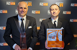 Patrick Le Moal i Jonathan Rost, Valeo Powertrain Systems, otrzymują nagrodę PACE